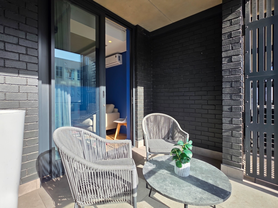 1 Bedroom Property for Sale in Sea Point Western Cape